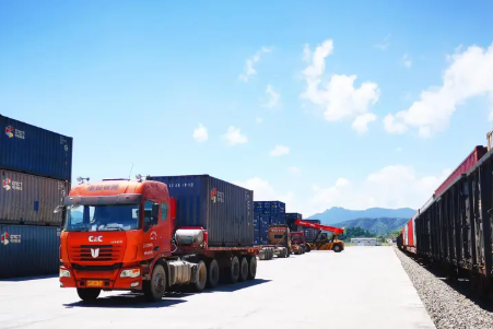 免费上门取货,提供免费仓储,货运物流车 免费上门取货,提供免费仓储,货运物流车